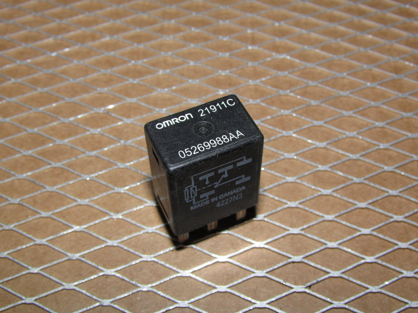Chrysler Relay 21911C / 05269988AA