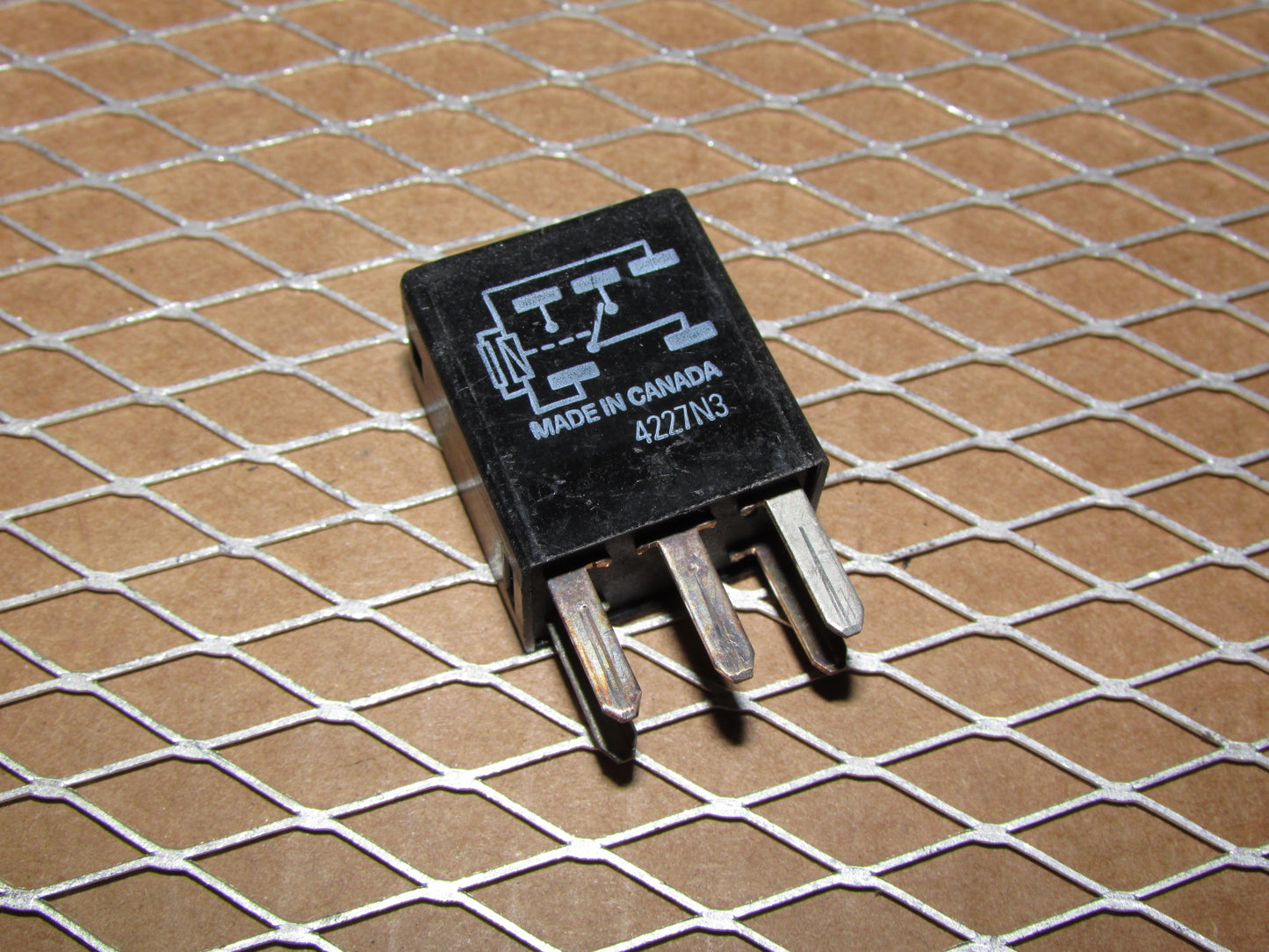 Chrysler Relay 21911C / 05269988AA