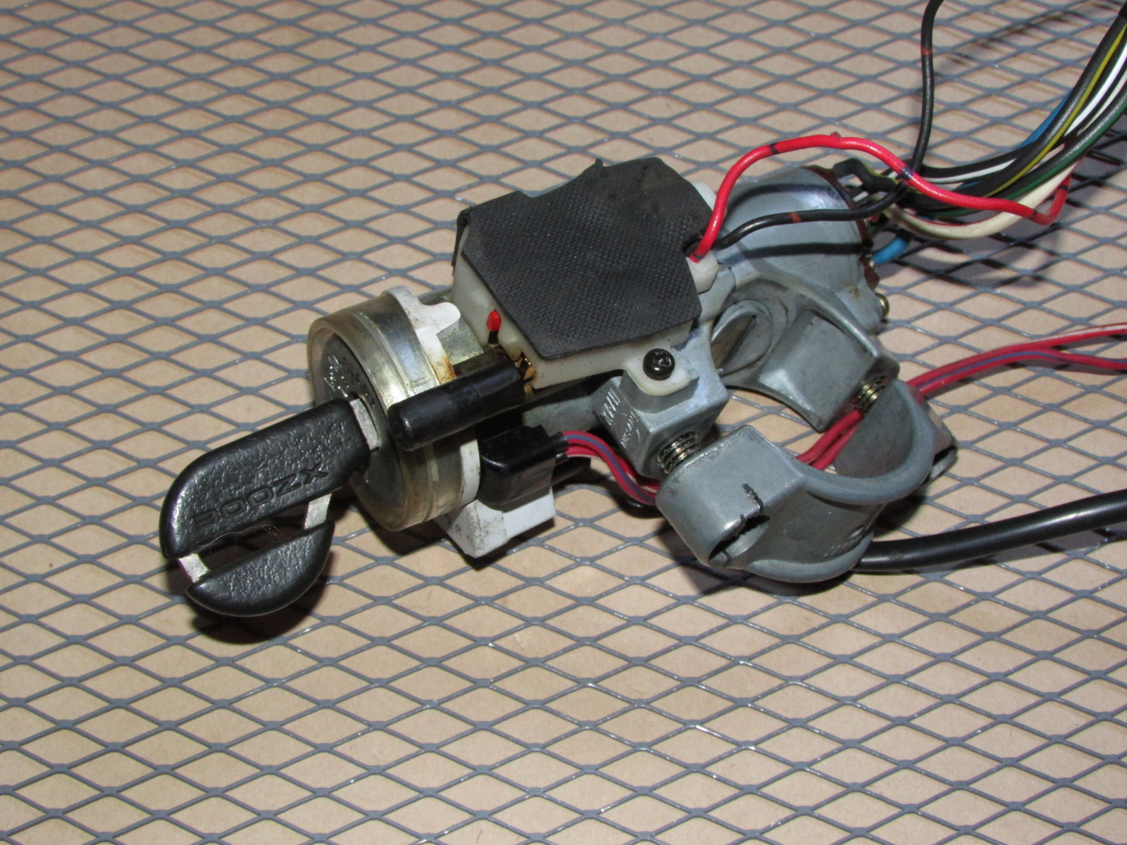 90 91 92 93 Nissan 300zx OEM M/T Ignition Lock Cylinder & Key