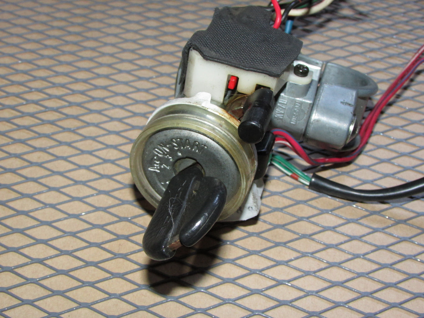 90 91 92 93 Nissan 300zx OEM M/T Ignition Lock Cylinder & Key