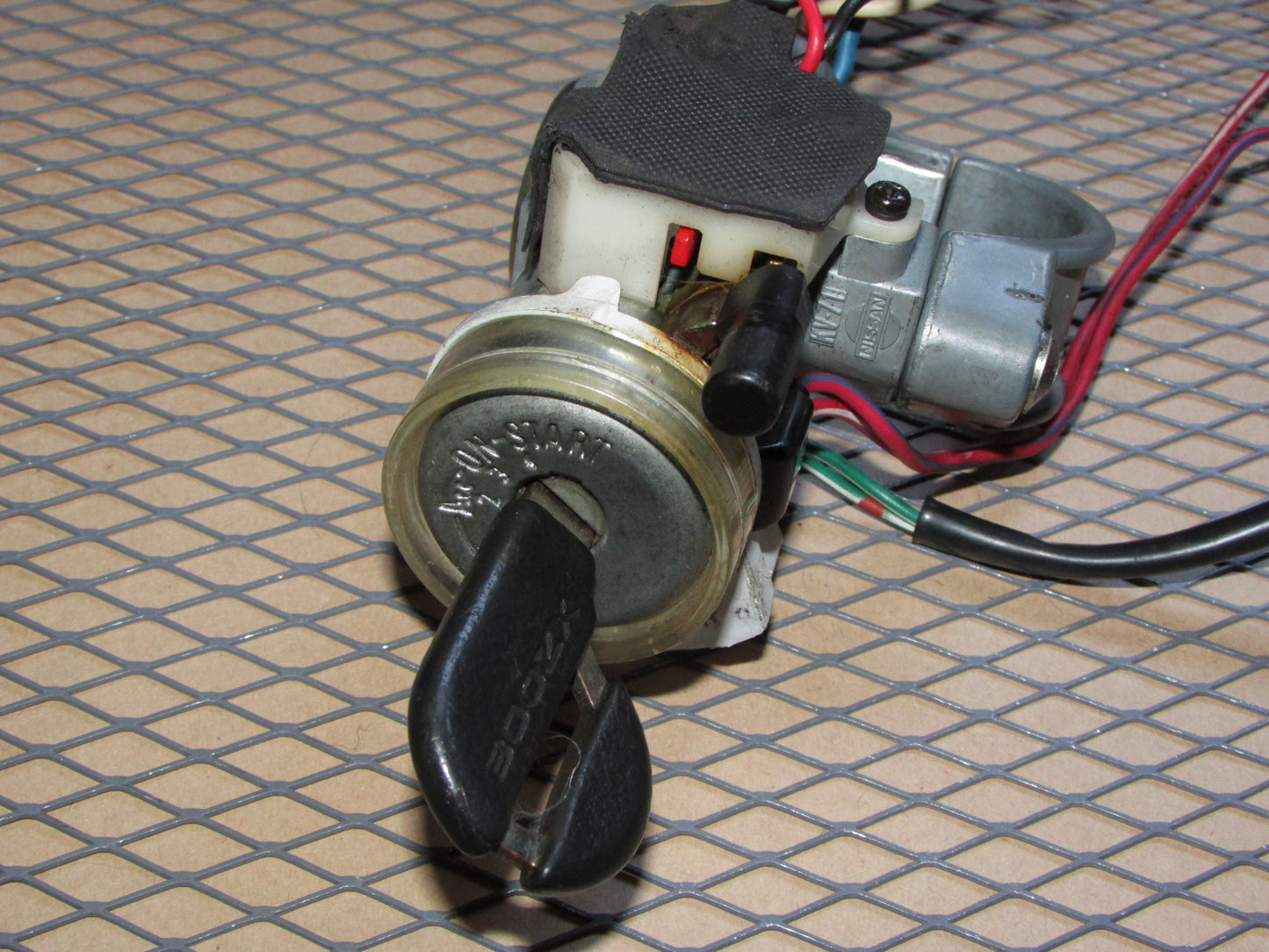 90 91 92 93 Nissan 300zx OEM M/T Ignition Lock Cylinder & Key