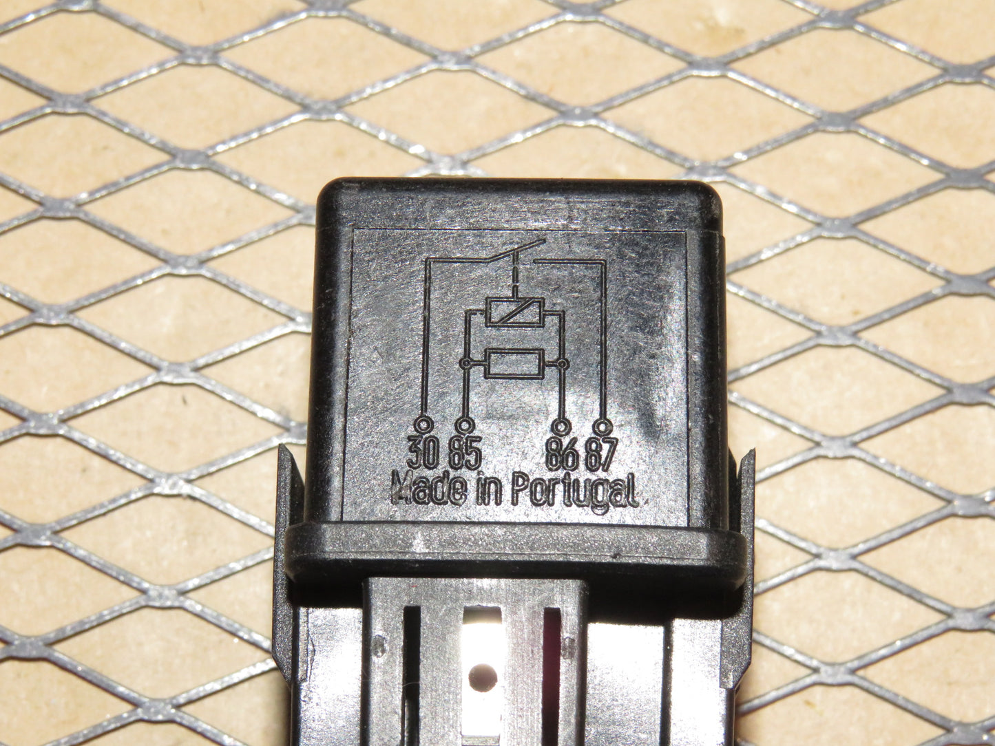 Volvo Relay V23134-B52-X240 / MB 953381
