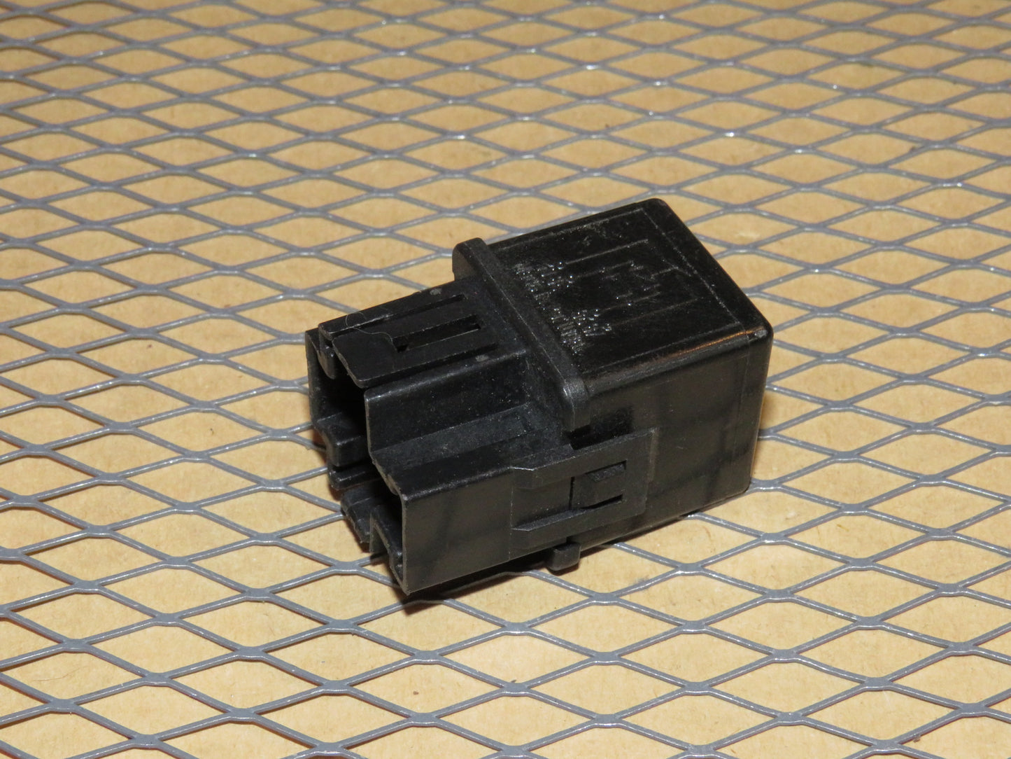 Volvo Relay V23134-B52-X240 / MB 953381