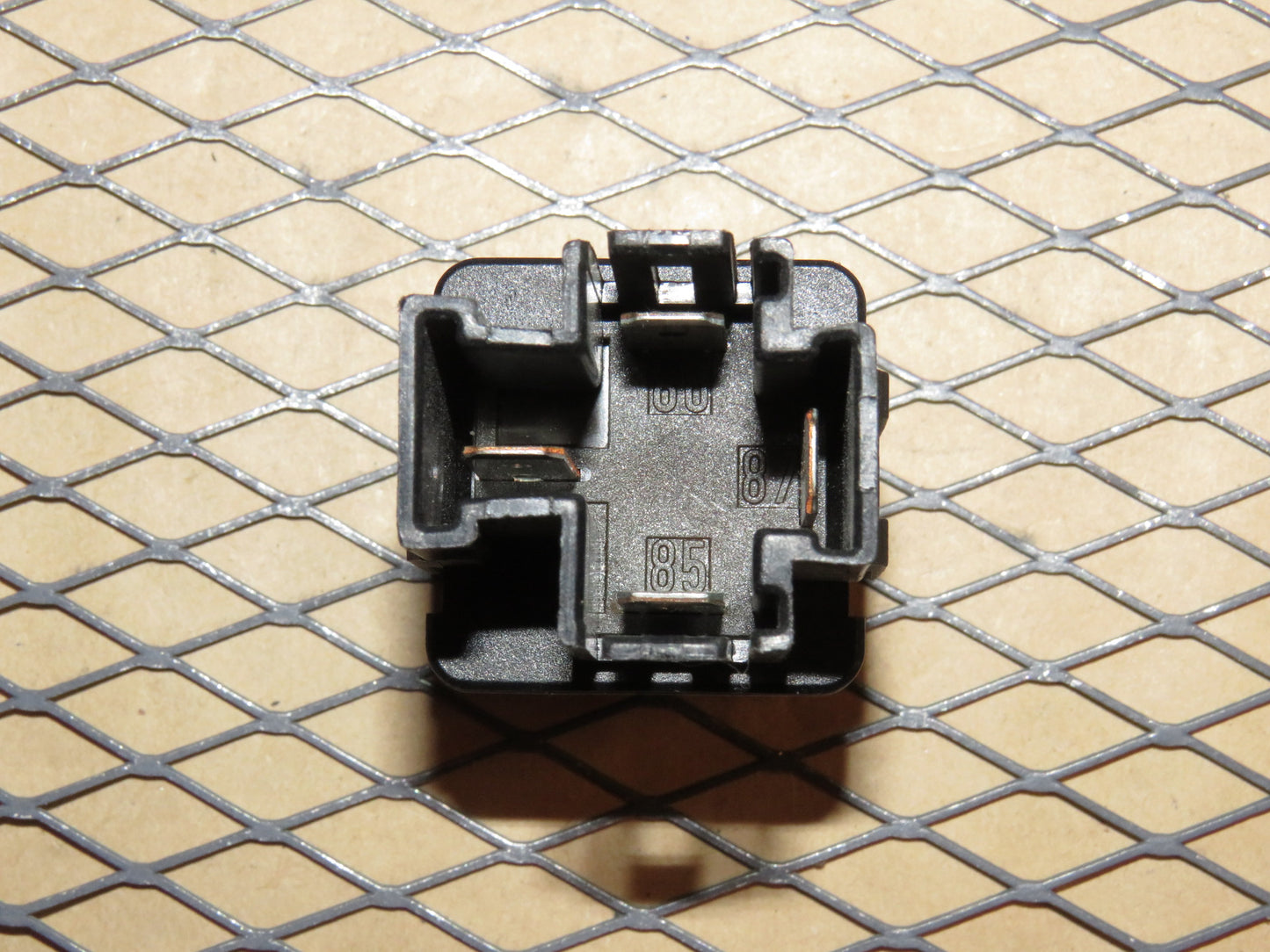 Volvo Relay V23134-B52-X240 / MB 953381