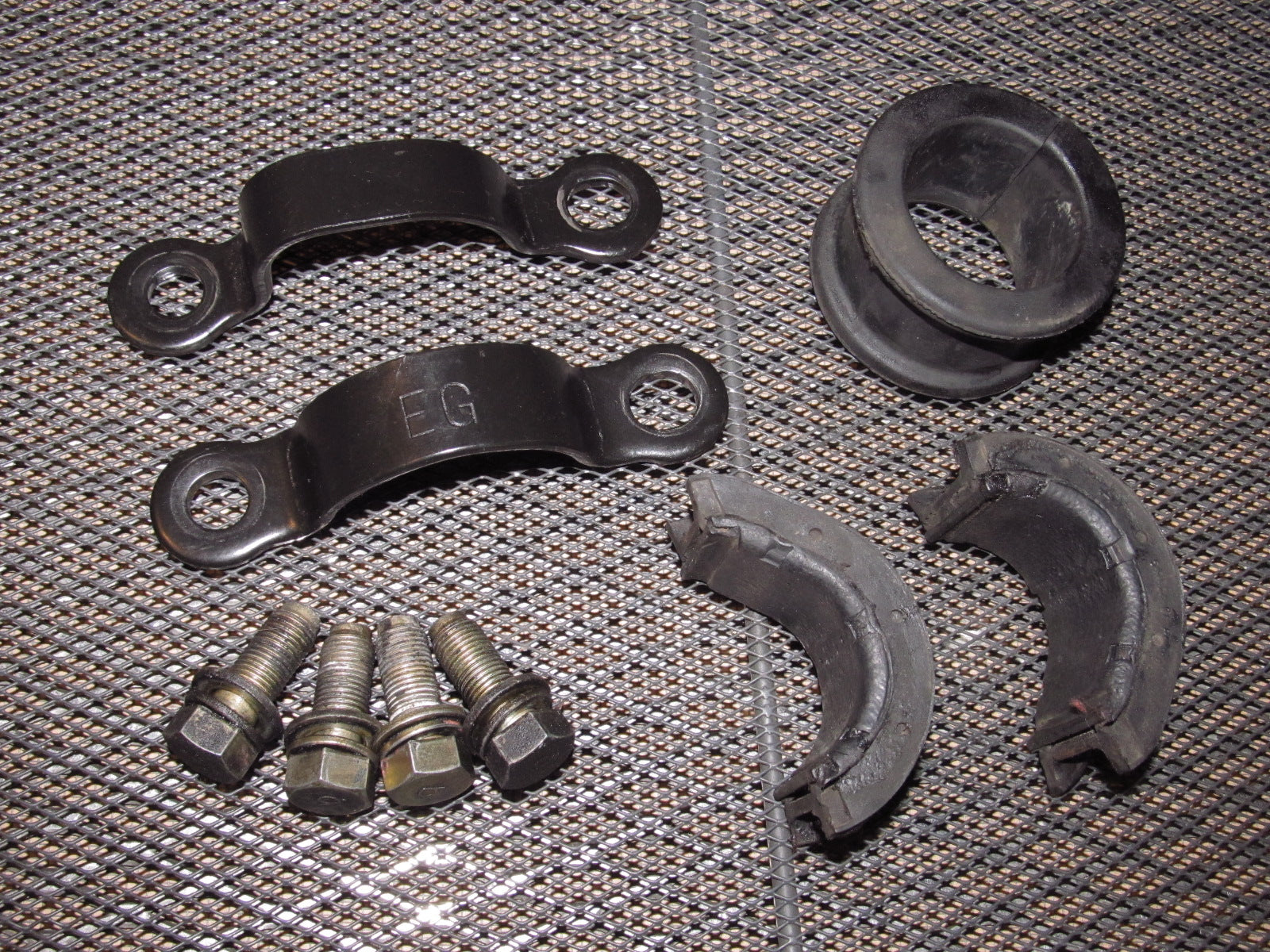 87 88 89 Nissan 300zx OEM Steering Rack Mounting Bracket