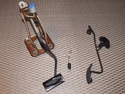 91 92 93 94 95 Toyota MR2 OEM A/T Pedal Assembly