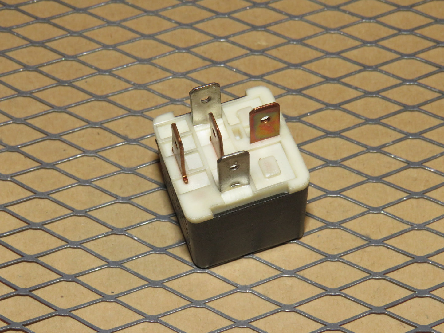 Volvo Relay (J) 9130269 / 4RA 003 510-73