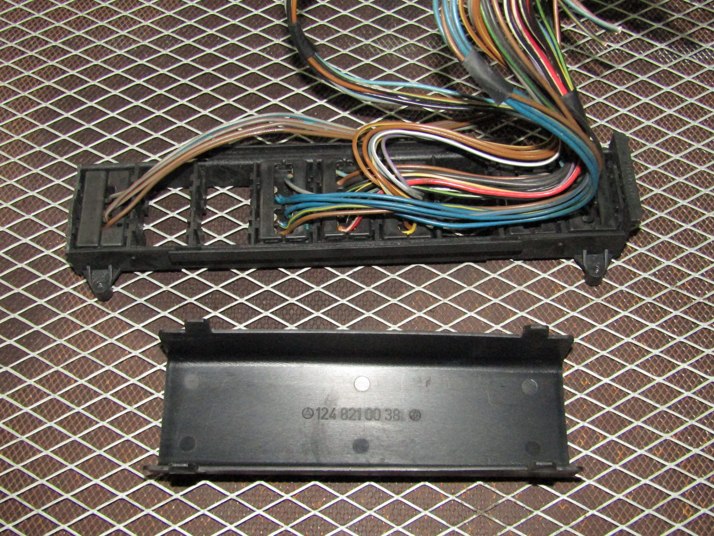 86-93 Mercedes Benz 300E OEM Dash Instrument Switch Pigtail Harness Connector Box