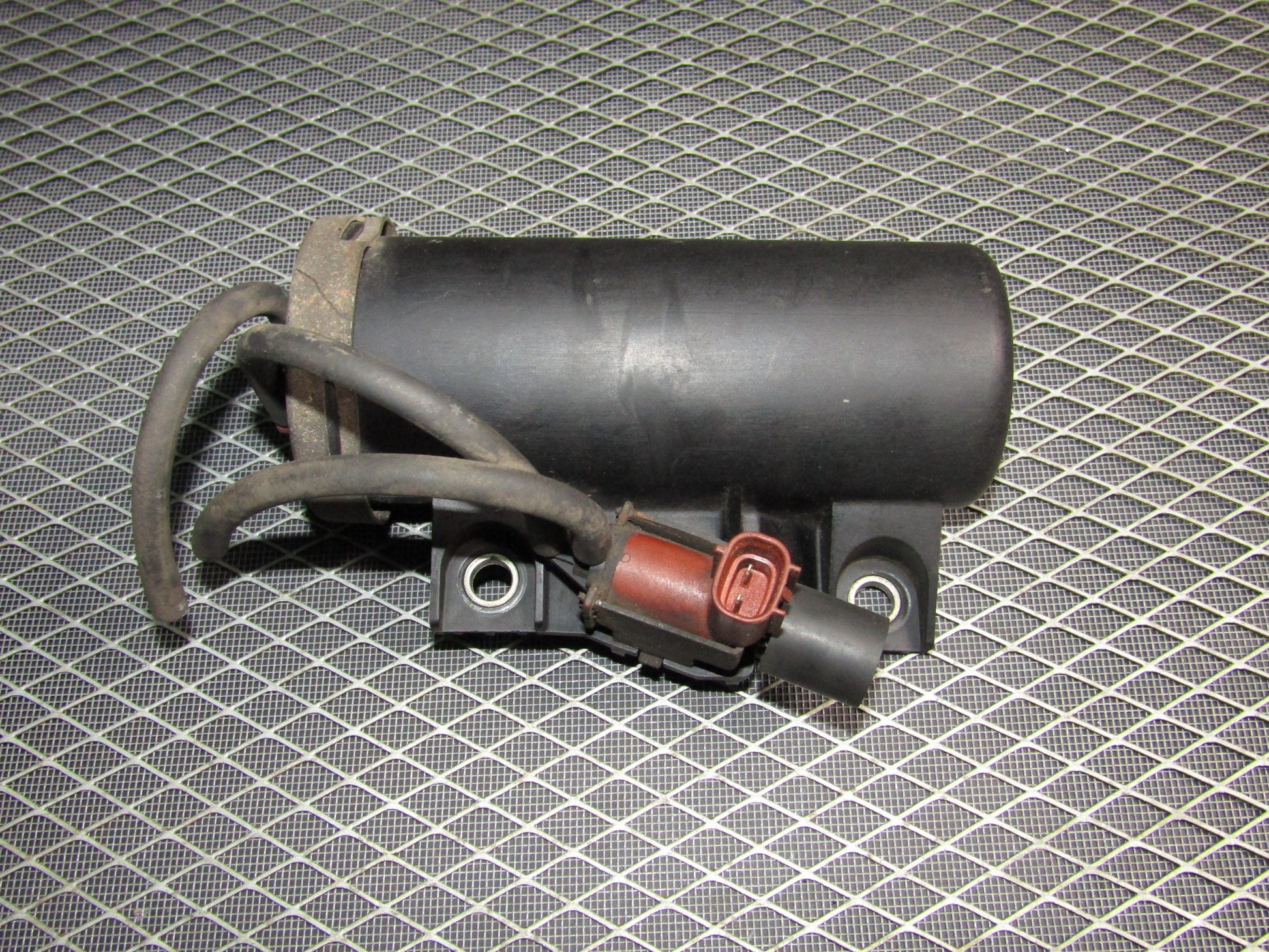 Toyota 2JZ-GE 3.0L OEM Engine Vacuum Tank1991 Toyota Crown 2JZ-GE 3.0L OEM Engine Vacuum Tank