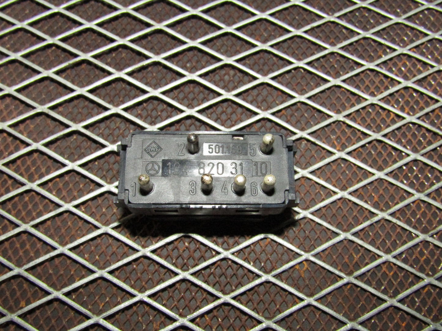 86-93 Mercedes Benz 300E OEM Dash Air Distributor Circulation Switch