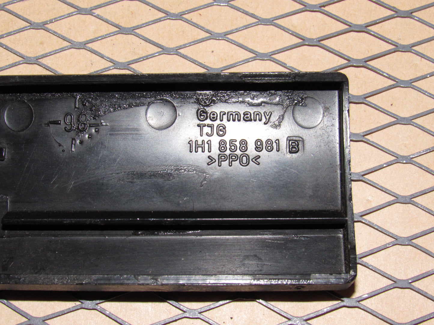 99.5 00 01 02 Volkswagen Cabrio OEM Dash Engine Check Service Plug Cover Trim
