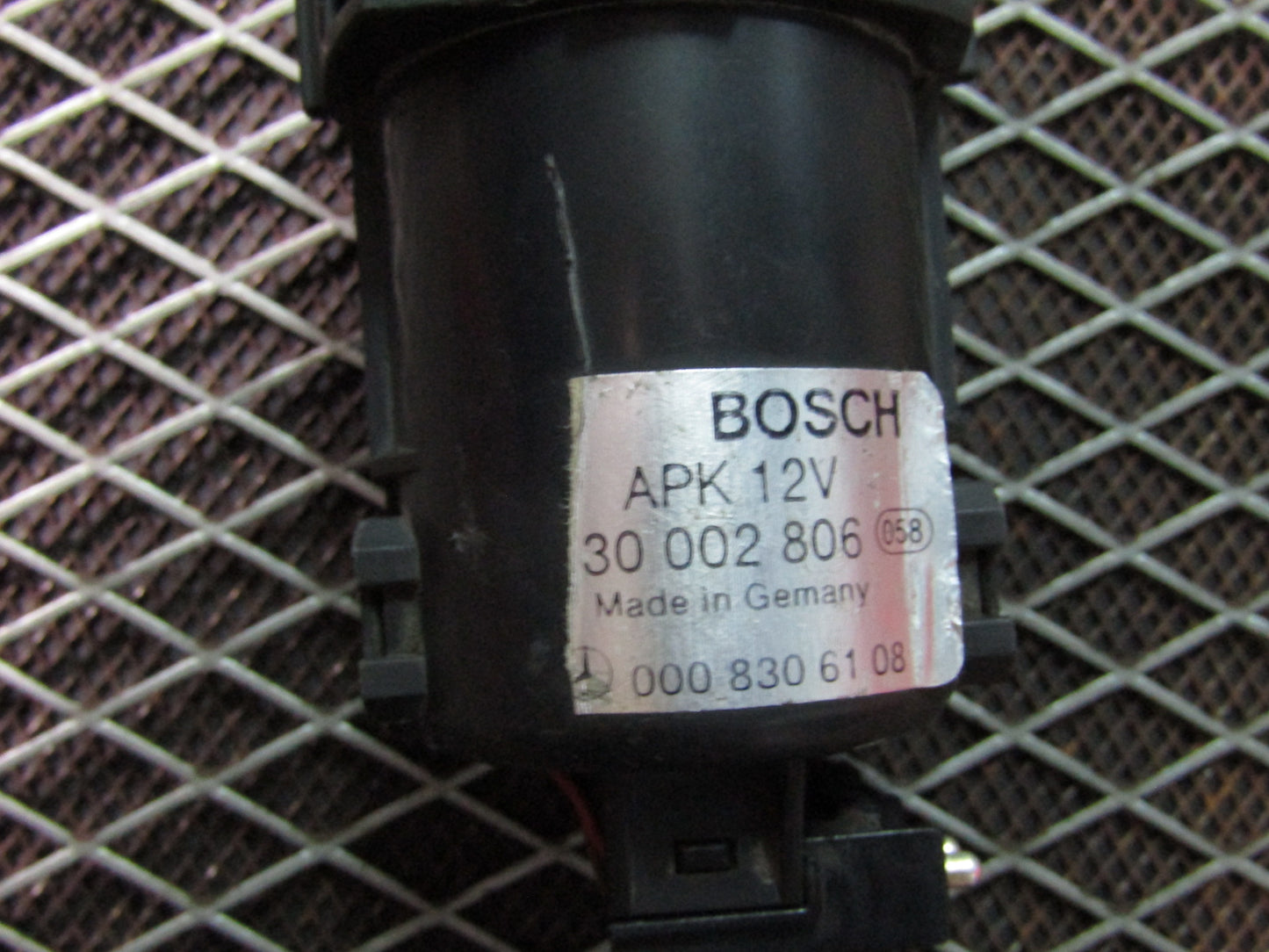 86-93 Mercedes Benz 300E OEM Auto Climate Control Temperature Sensor - Right