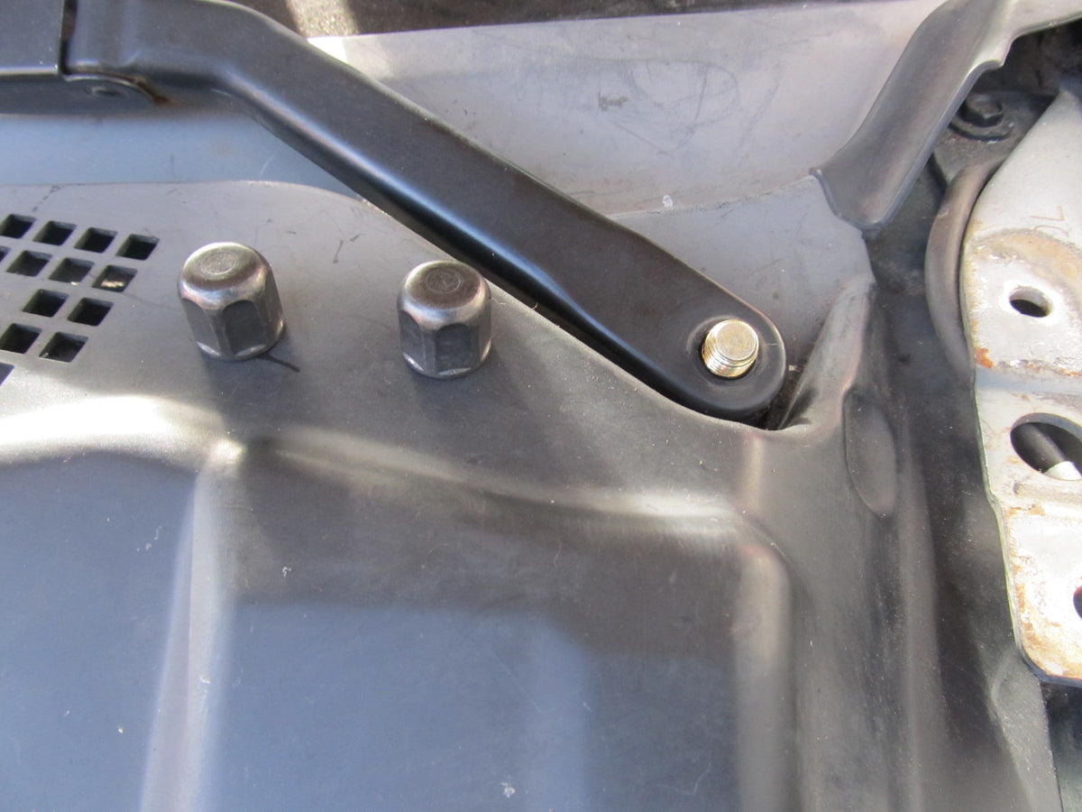 97 98 99 00 01 Honda Prelude OEM Front Wiper Mounting Nut Cap