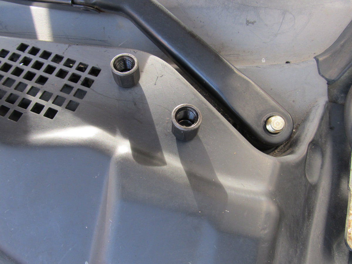 97 98 99 00 01 Honda Prelude OEM Front Wiper Mounting Nut Cap