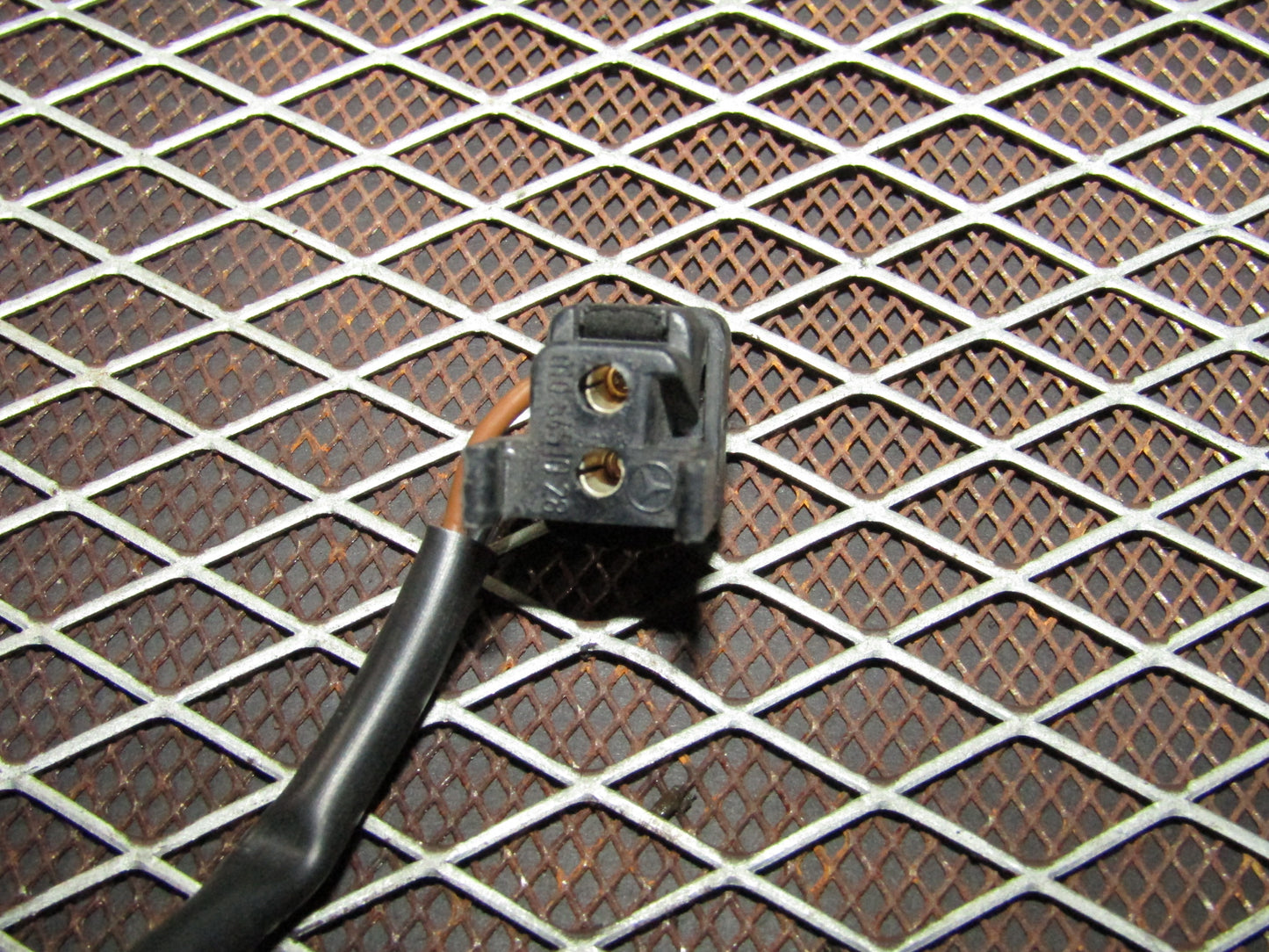 86-93 Mercedes Benz 300E OEM Auto Climate Control Temperature Sensor Pigtail Harness - Right