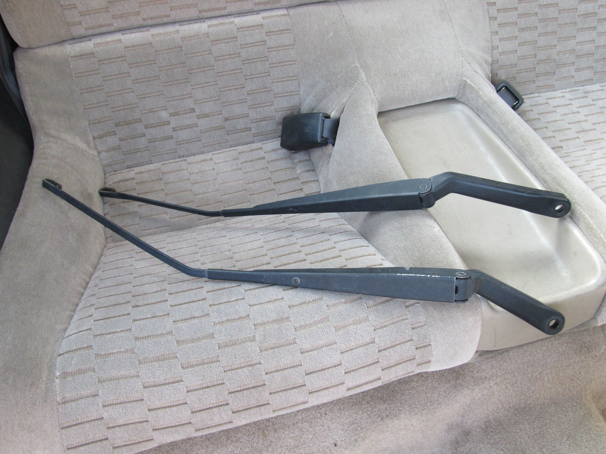 97 98 99 00 01 Honda Prelude OEM Front Wiper Arm Set