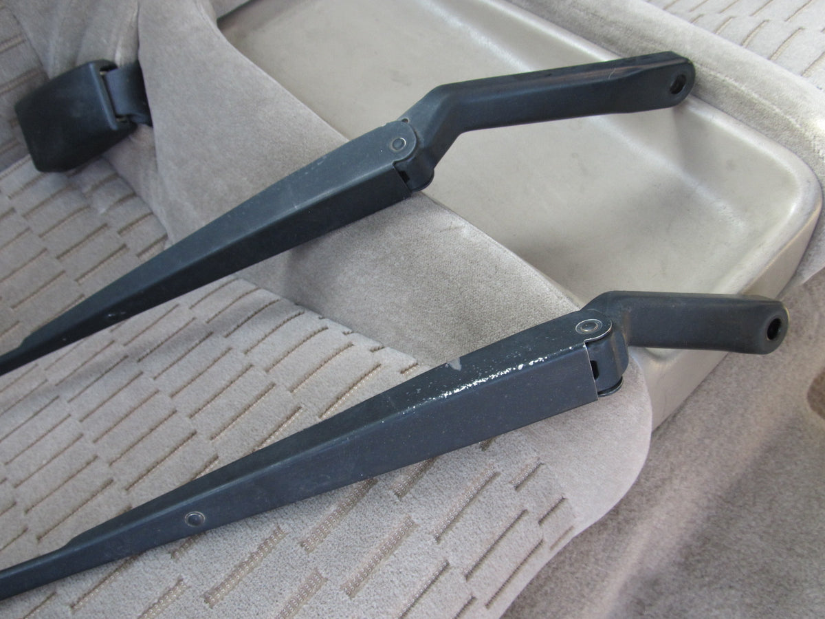 97 98 99 00 01 Honda Prelude OEM Front Wiper Arm Set