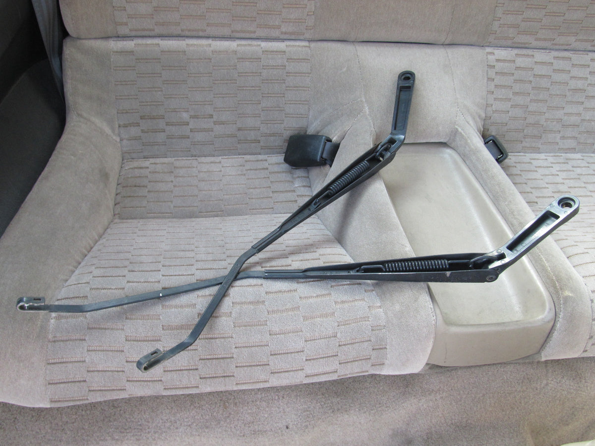 97 98 99 00 01 Honda Prelude OEM Front Wiper Arm Set