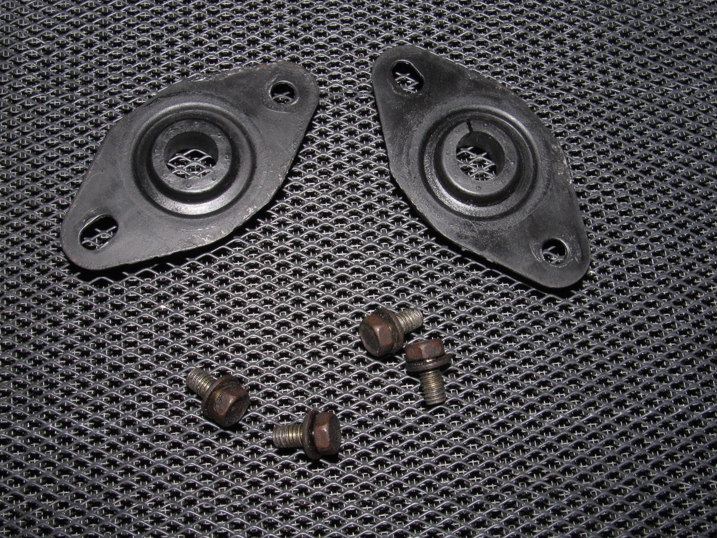 88 89 Honda CRX OEM D15B2 Lower Radiator Mounting Bracket