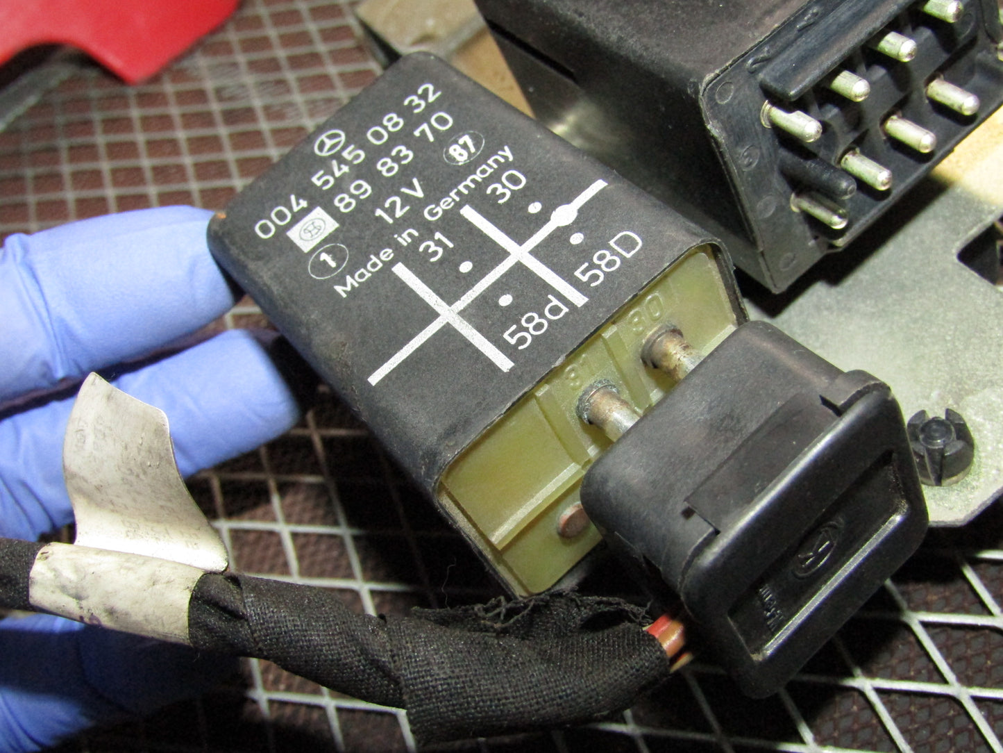 86-93 Mercedes Benz 300E OEM Dash Light Relay Pigtail Harness