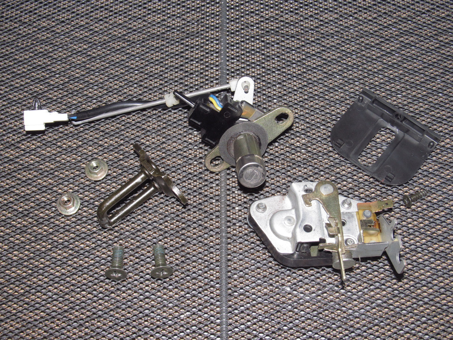 90-96 Nissan 300zx OEM Trunk Latch Lock Tumbler & Striker