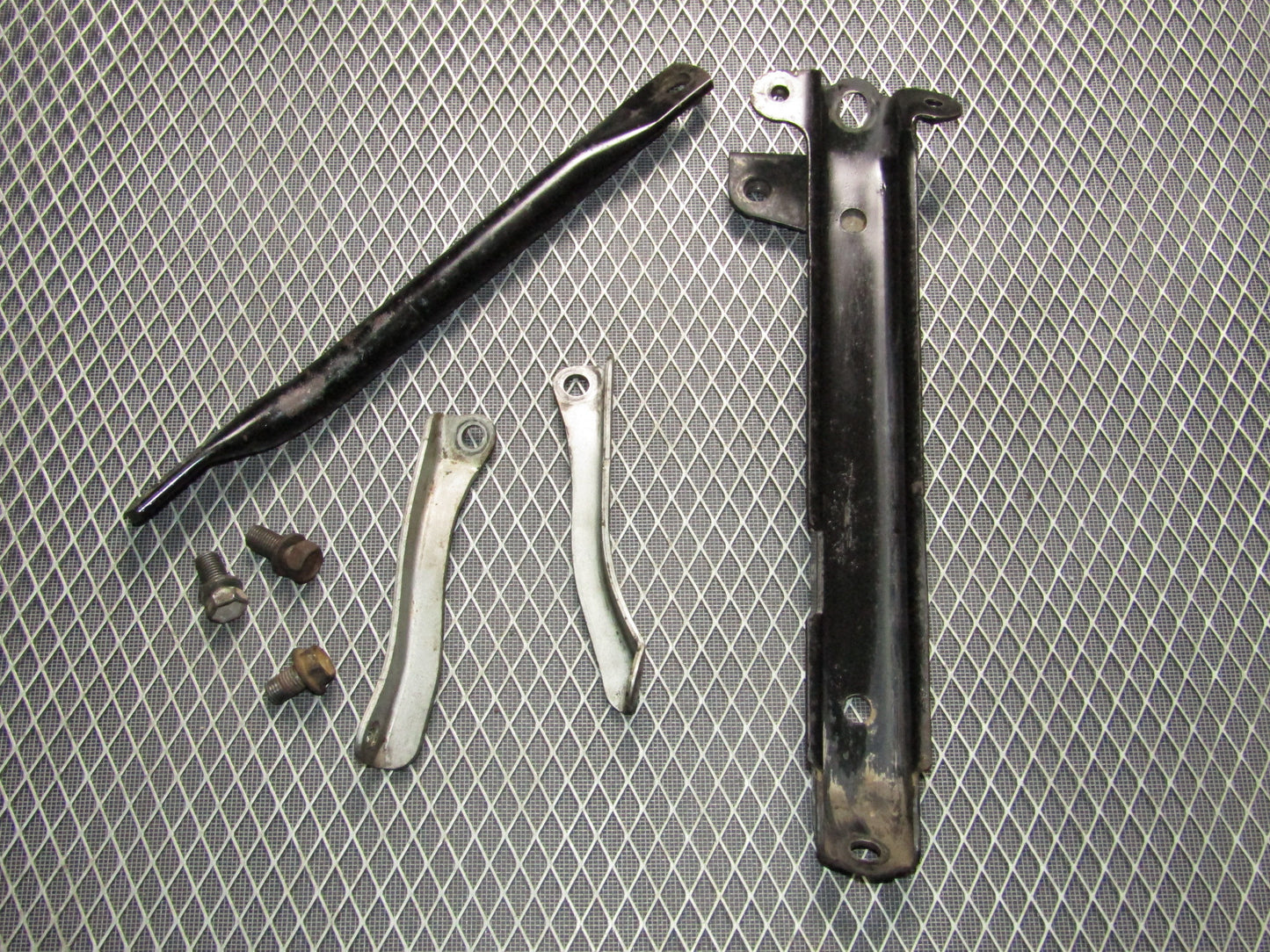 1991 Toyota Crown 2JZ-GE None VVti OEM Intake Manifold Mounting Bracket