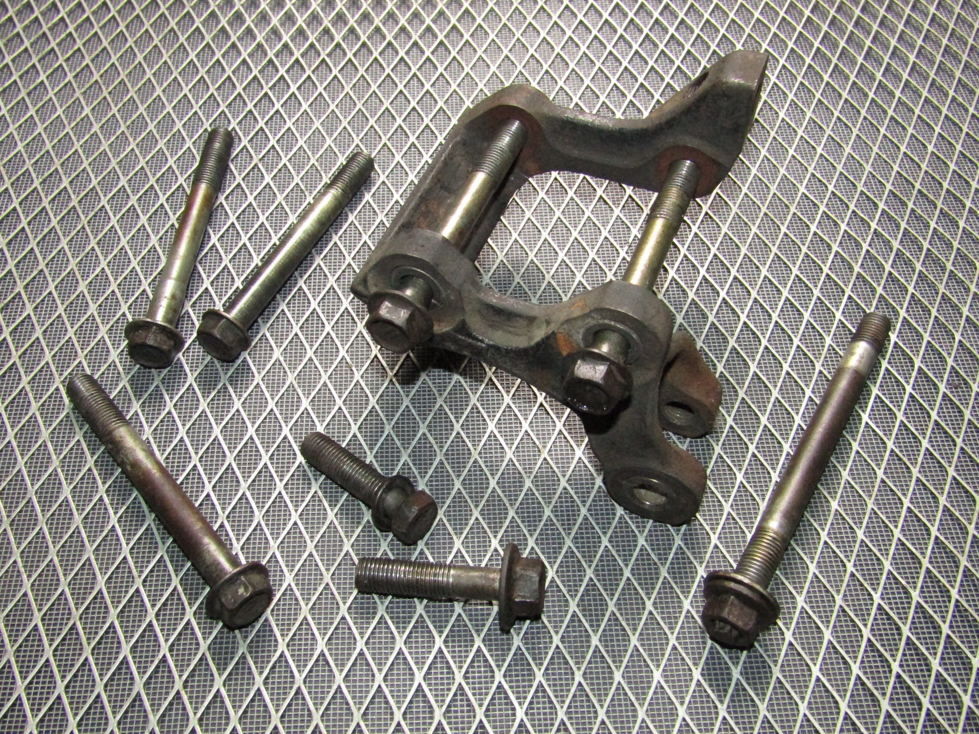 1991 Toyota Crown 2JZ-GE None VVti OEM A/C Compressor Mounting Bracket