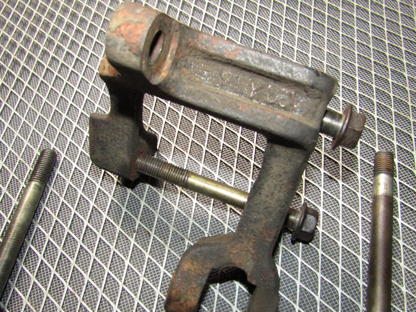 1991 Toyota Crown 2JZ-GE None VVti OEM A/C Compressor Mounting Bracket