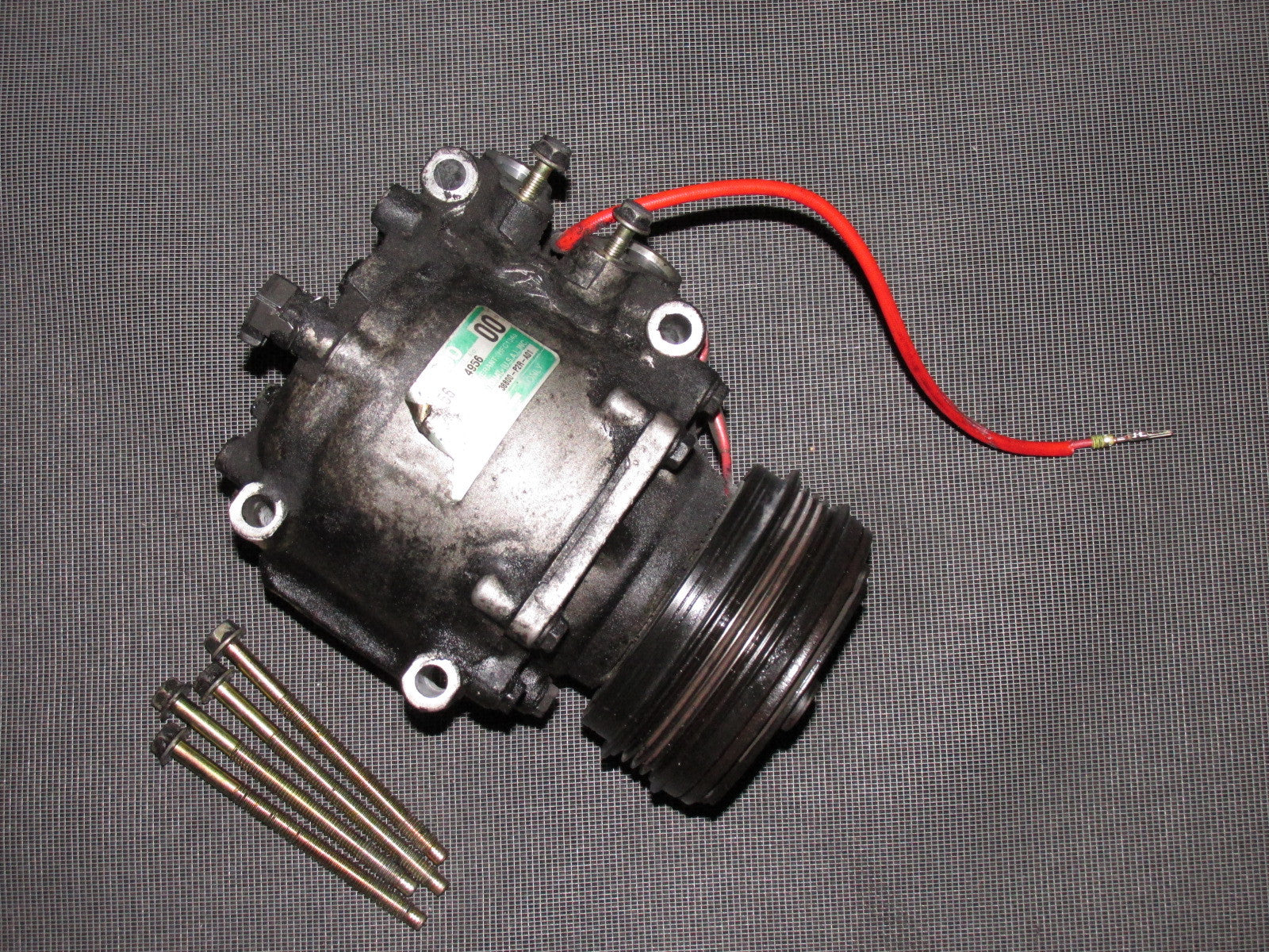 96 97 98 99 00 Honda Civic OEM D16Y8 A/C Compressor & Clutch