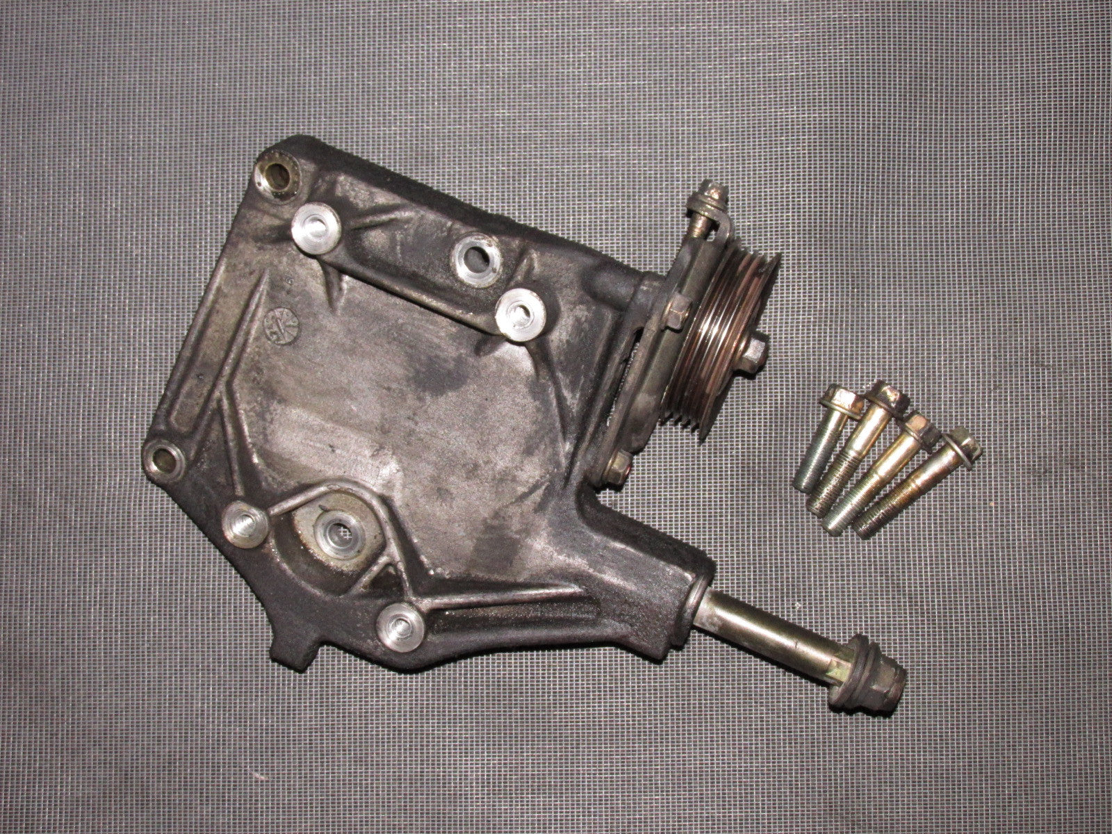 96 97 98 99 00 Honda Civic OEM D16Y8 A/C Compressor Bracket