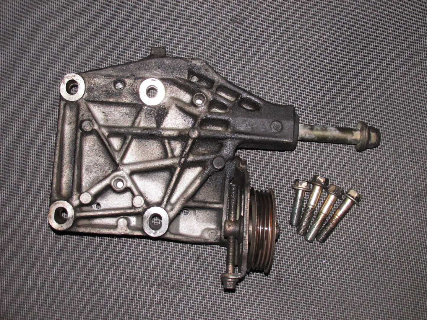 96 97 98 99 00 Honda Civic OEM D16Y8 A/C Compressor Bracket