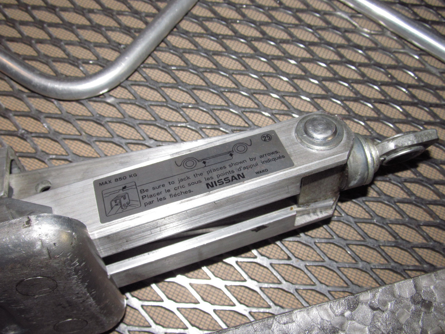 90-96 Nissan 300zx OEM Jack & Holder Set - 2+0 – Autopartone