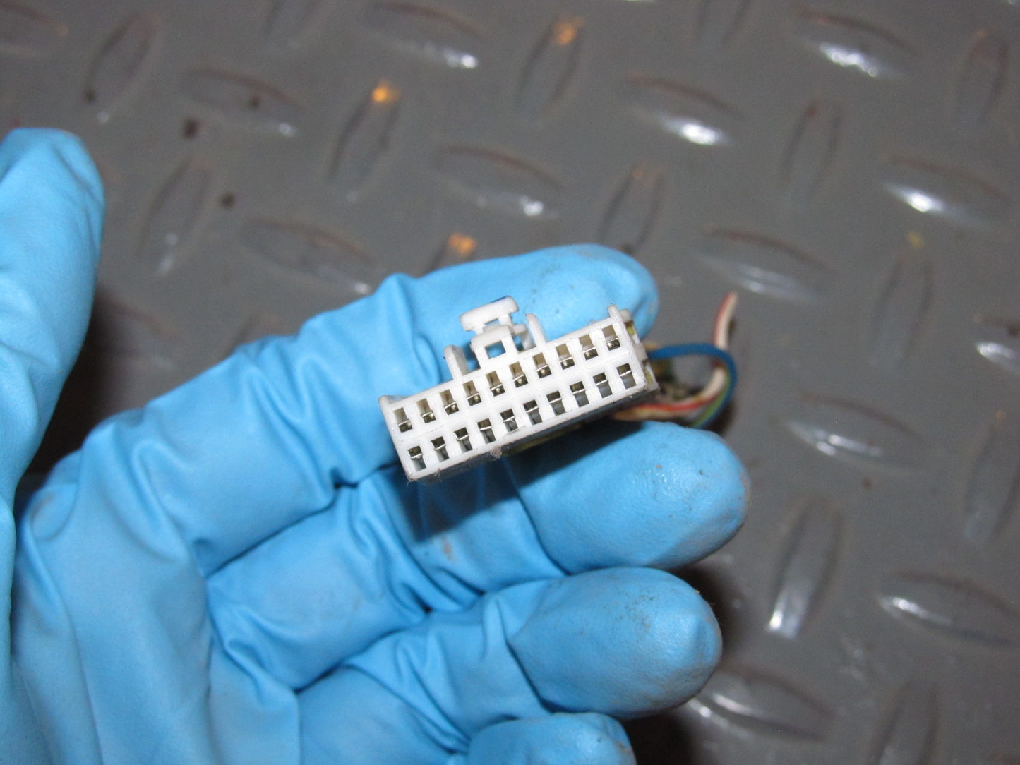 93 94 Mitsubishi Eclipse OEM Seat Belt Control Module Computer Pigtail Harness