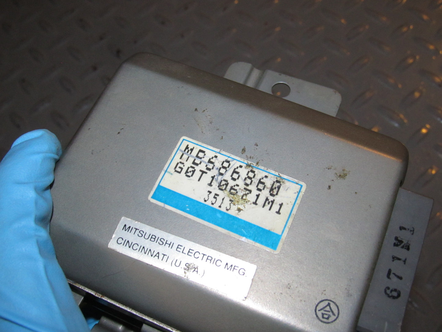 93 94 Mitsubishi Eclipse OEM Cruise Control Module Computer MB686860