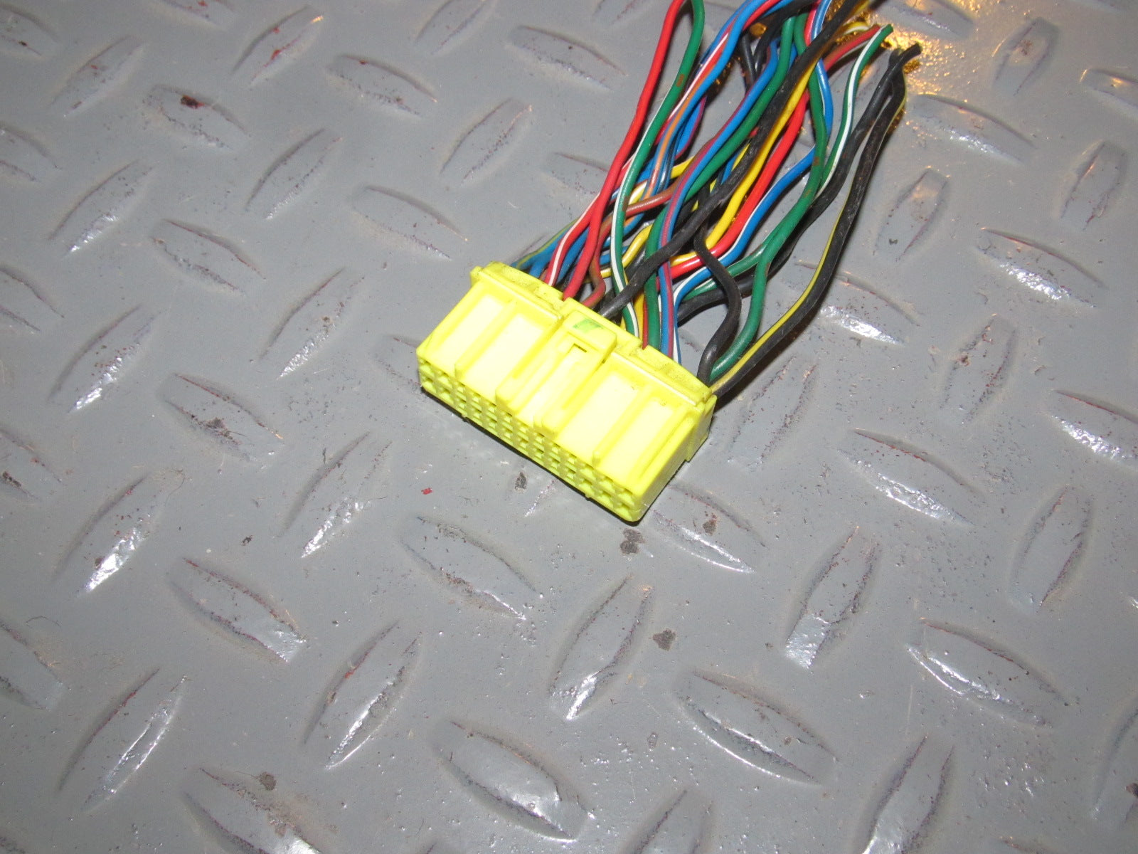 93 94 Mitsubishi Eclipse OEM Cruise Control Module Pigtail Harness