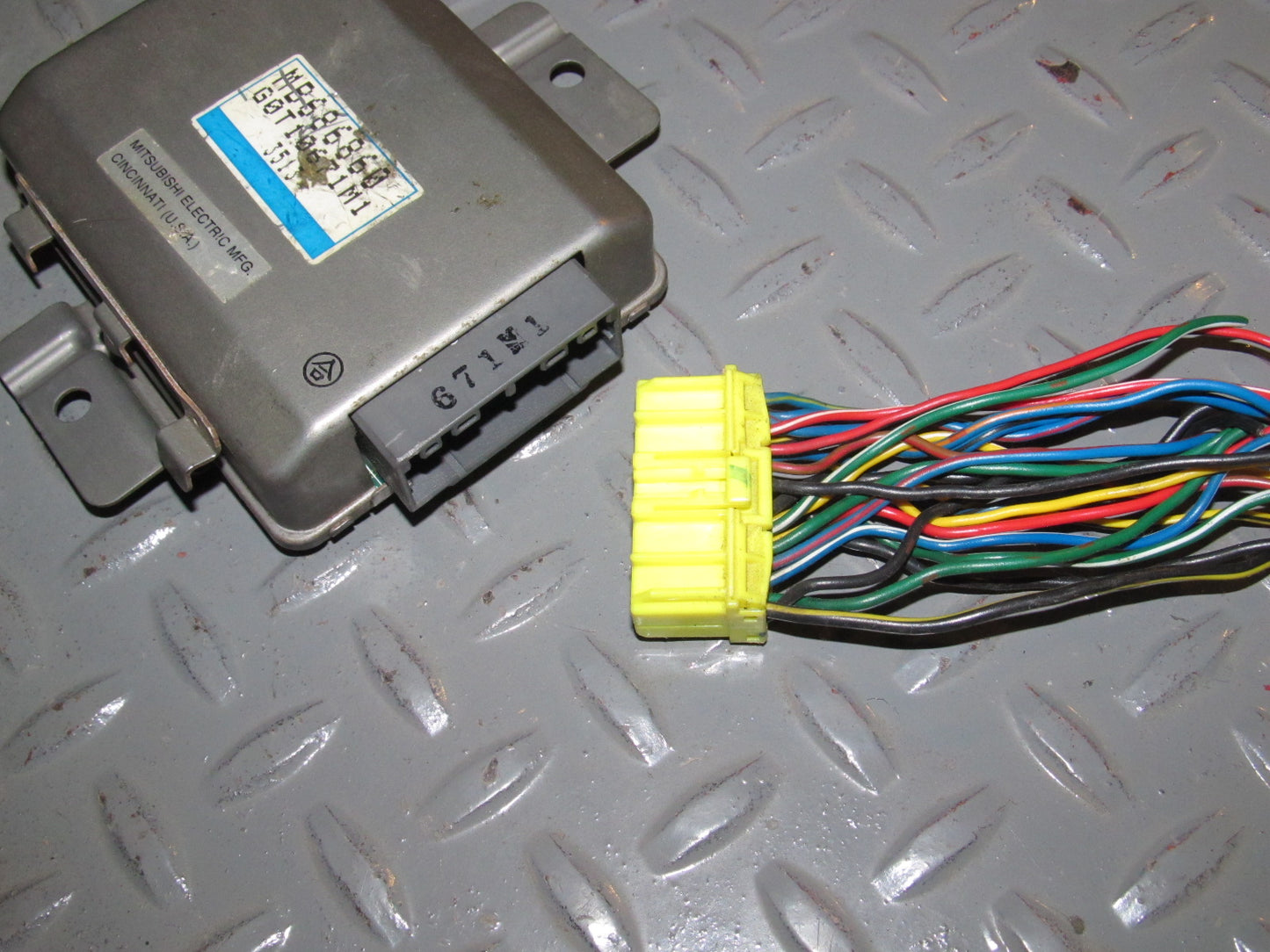 93 94 Mitsubishi Eclipse OEM Cruise Control Module Pigtail Harness