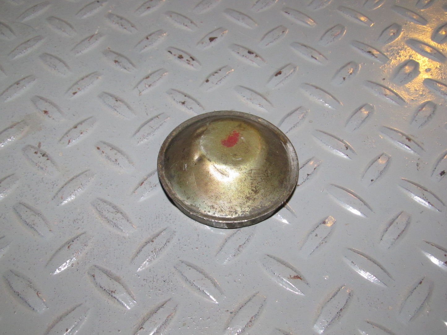93 94 Mitsubishi Eclipse OEM Front Wheel Hub Cover Cap