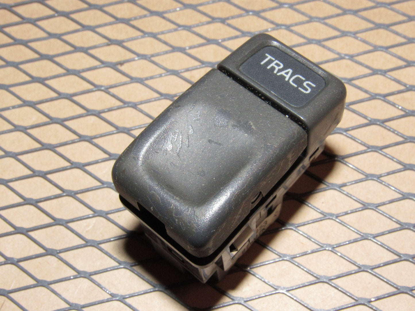 98 99 00 Volvo S70 OEM Traction Tracs Switch