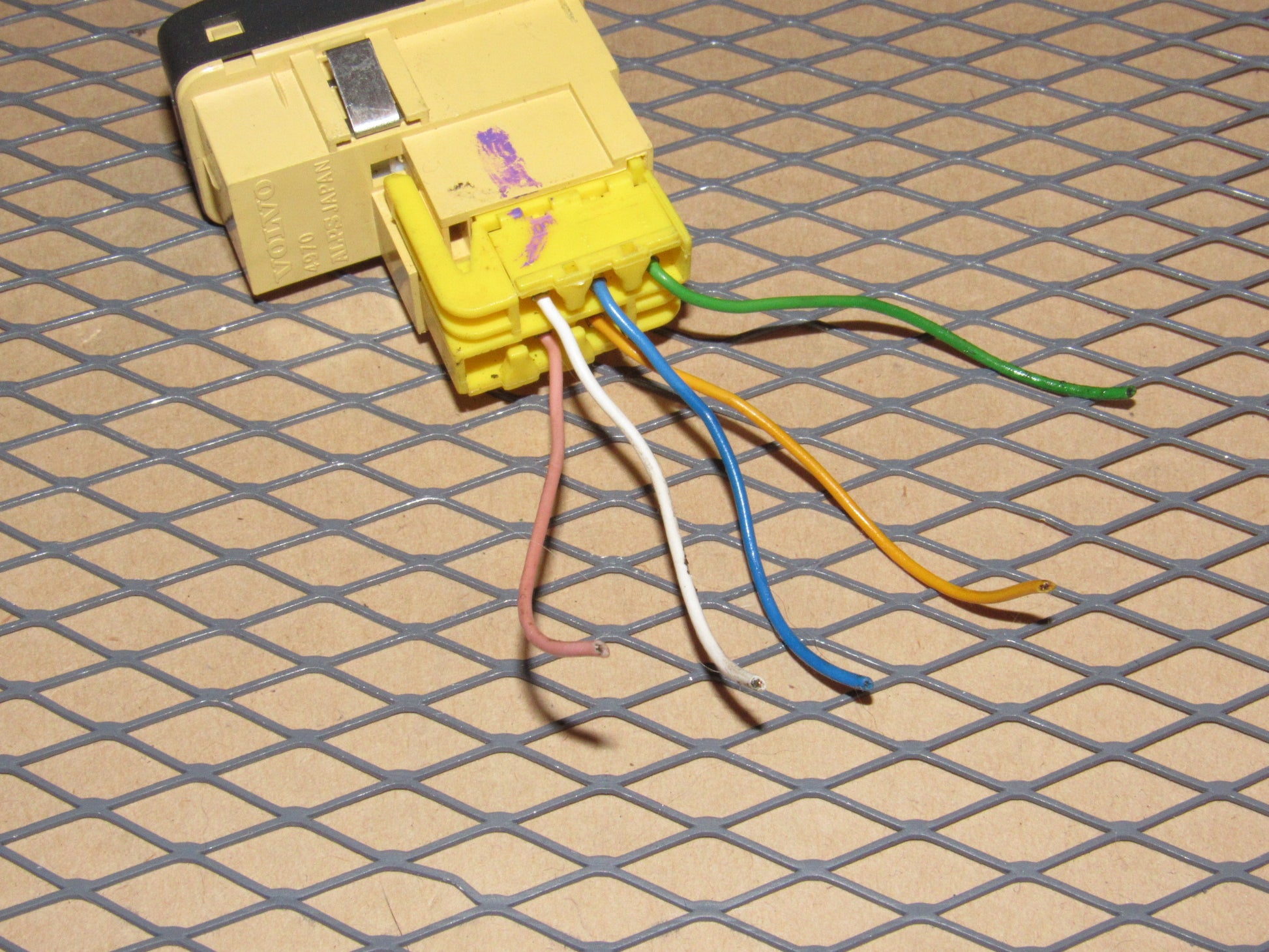 98 99 00 Volvo S70 OEM Dash Info Switch Pigtail Harness Connector