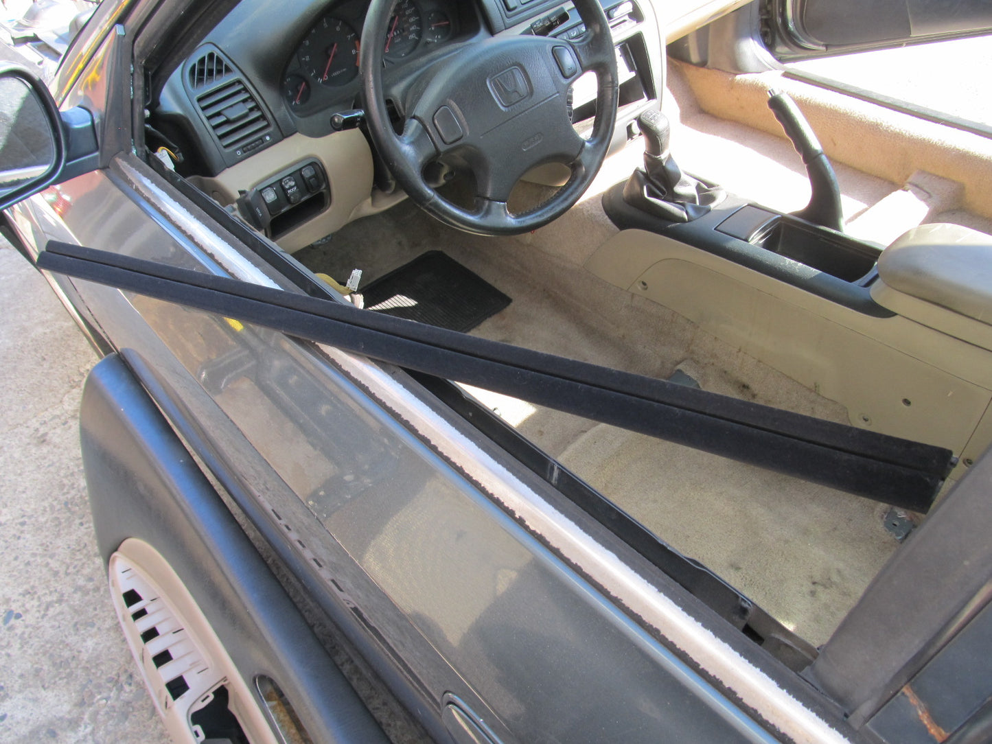 97 98 99 00 01 Honda Prelude OEM Interior Door Panel Upper Window Guide Moulding - Left