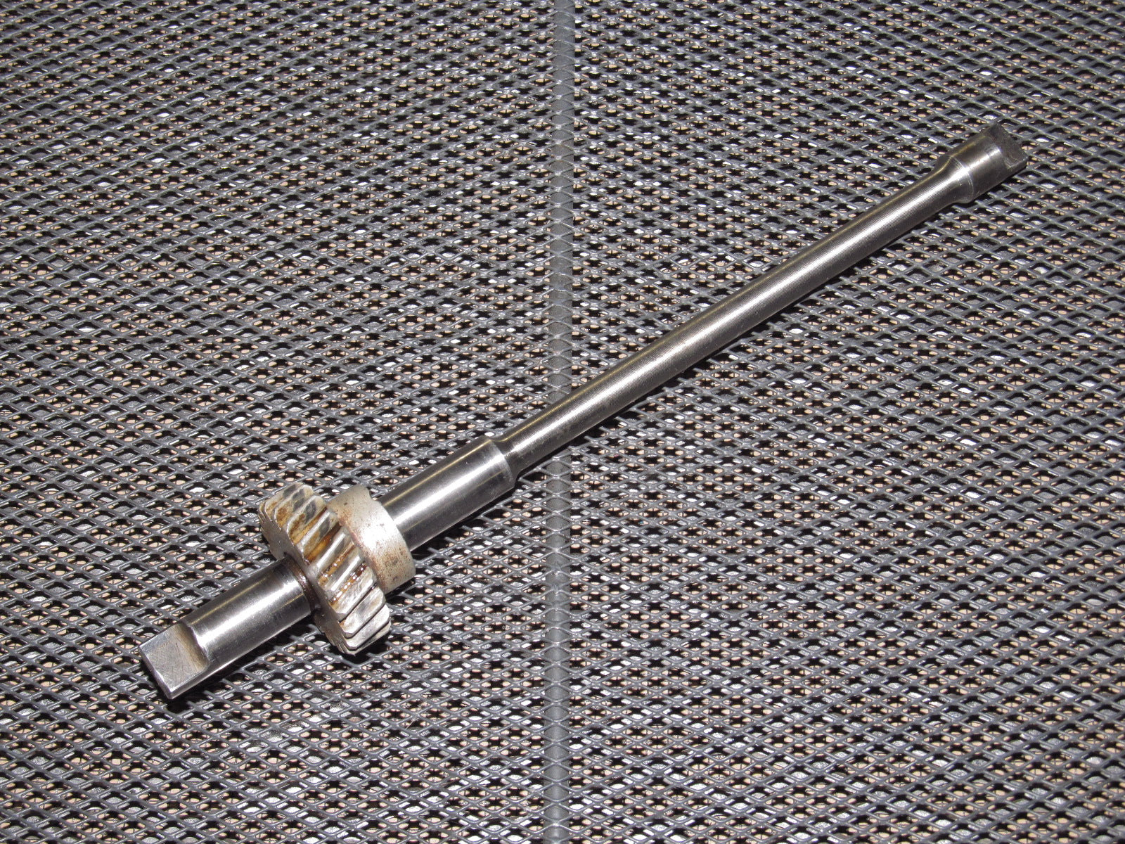79 80 Datsun 280zx OEM Engine Oil Pump Driveshaft