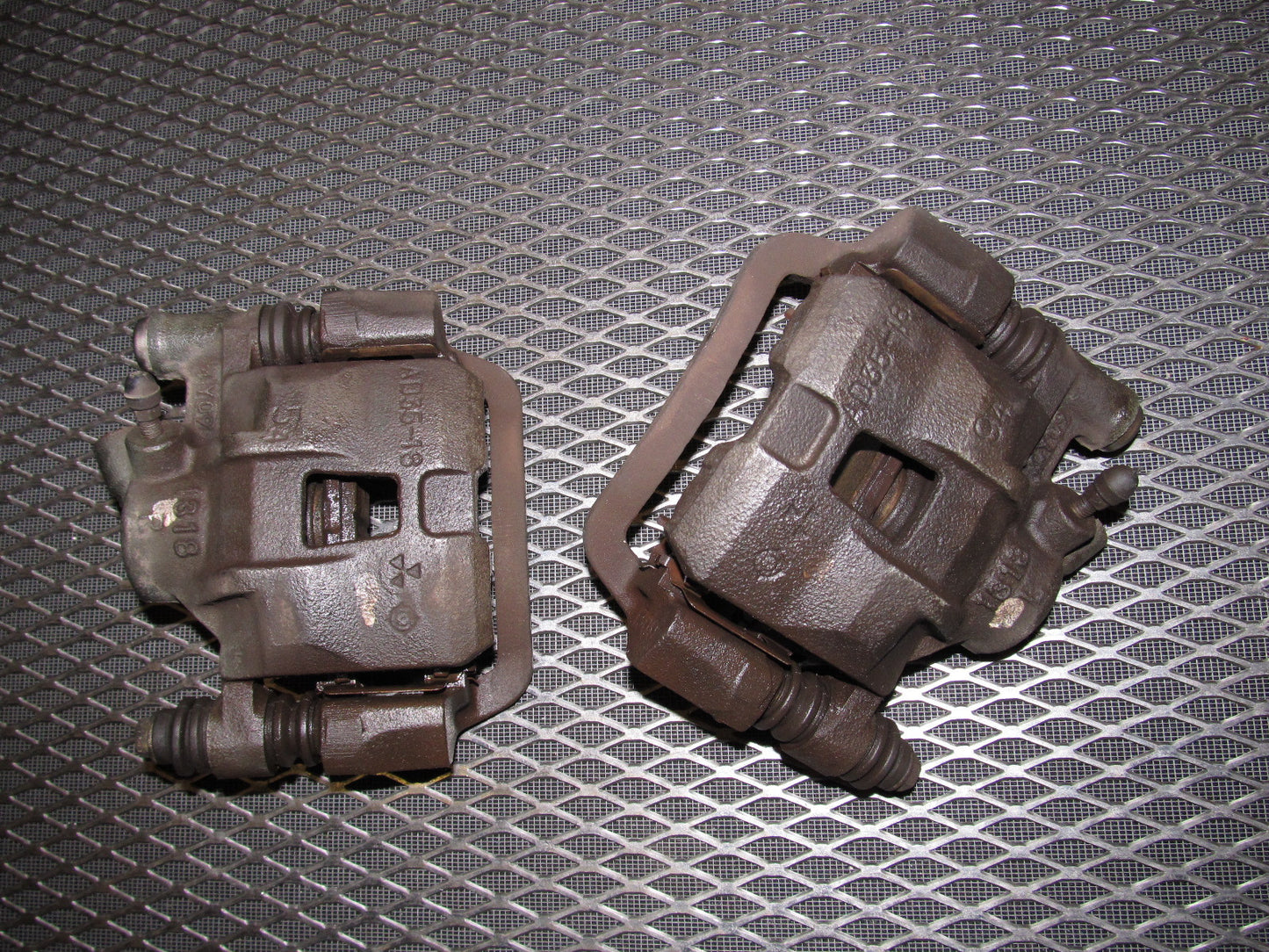 94 95 96 97 Mitsubishi 3000GT OEM Brake Caliper - Rear Set