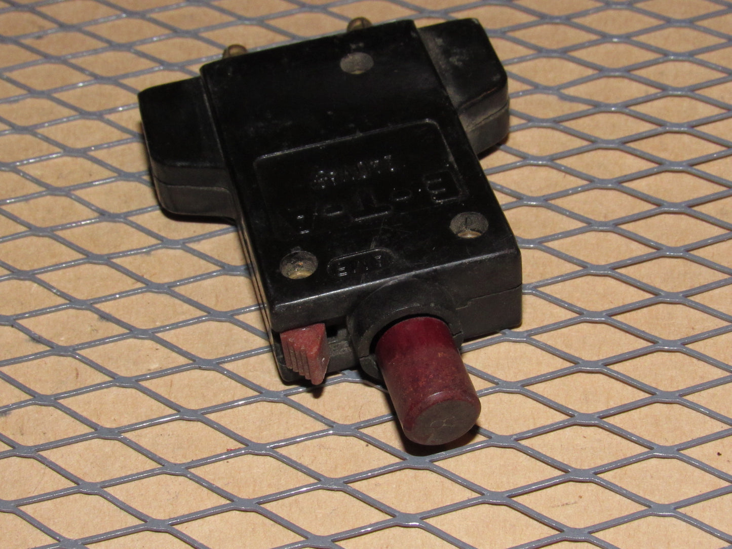 77-95 Mercedes Benz T1 Van Fuse Circuit Breaker 8a E-T-A 240VAC 2-5200-H