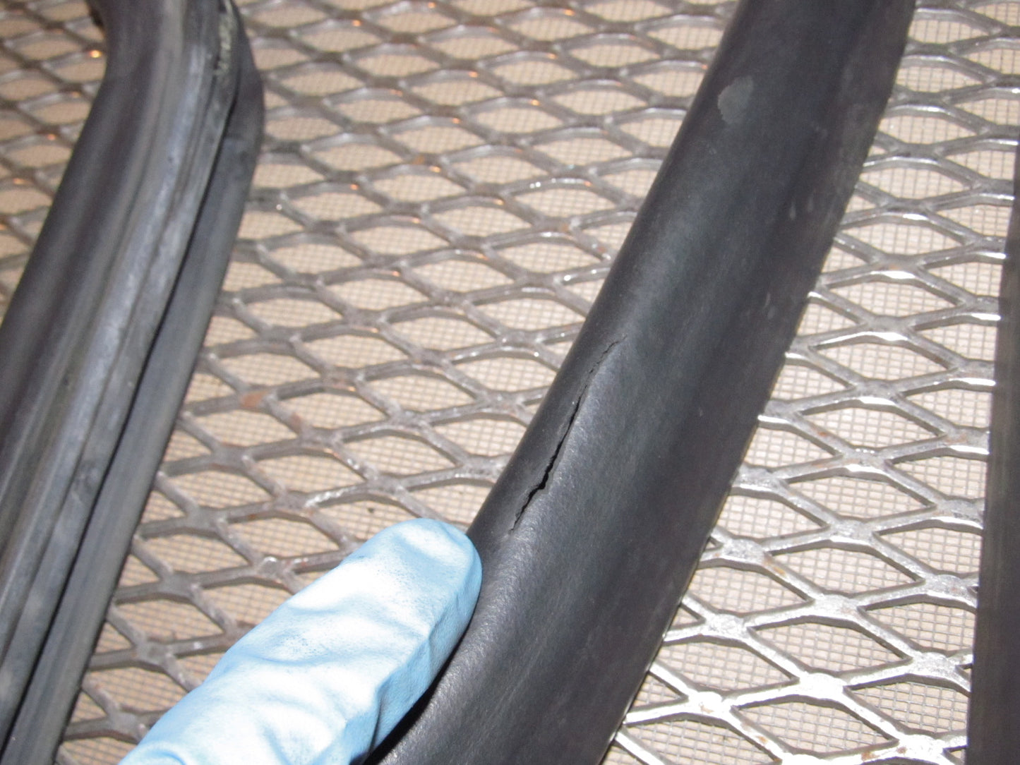 94 95 96 97 Mazda Miata OEM Convertible Soft Top Weather Rubber Seal