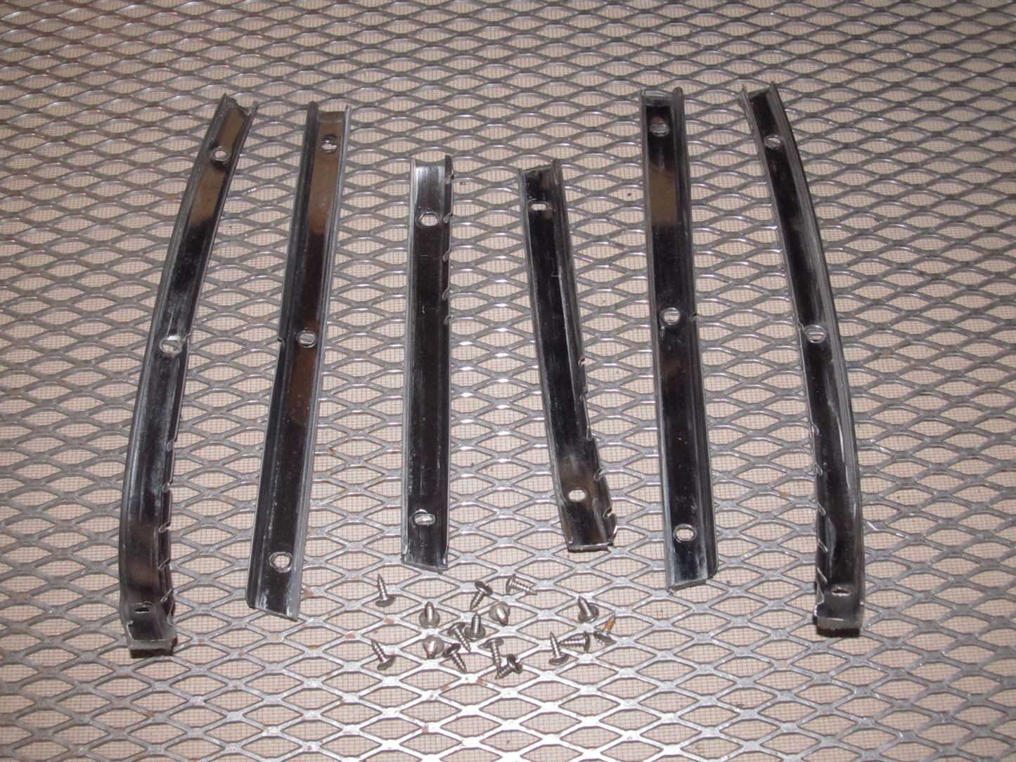 94 95 96 97 Mazda Miata OEM Convertible Soft Top Weather Rubber Seal Holder