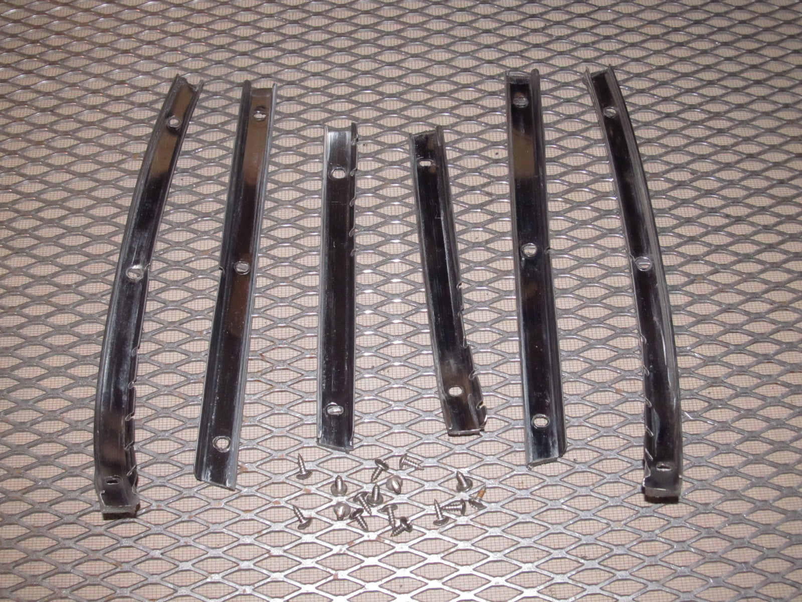 94 95 96 97 Mazda Miata OEM Convertible Soft Top Weather Rubber Seal Holder