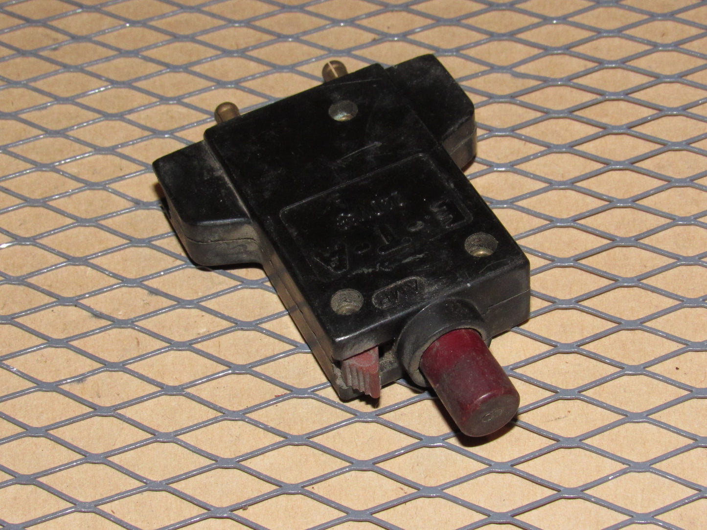 77-95 Mercedes Benz T1 Van Fuse Circuit Breaker 8a E-T-A 240VAC 2-5200-H