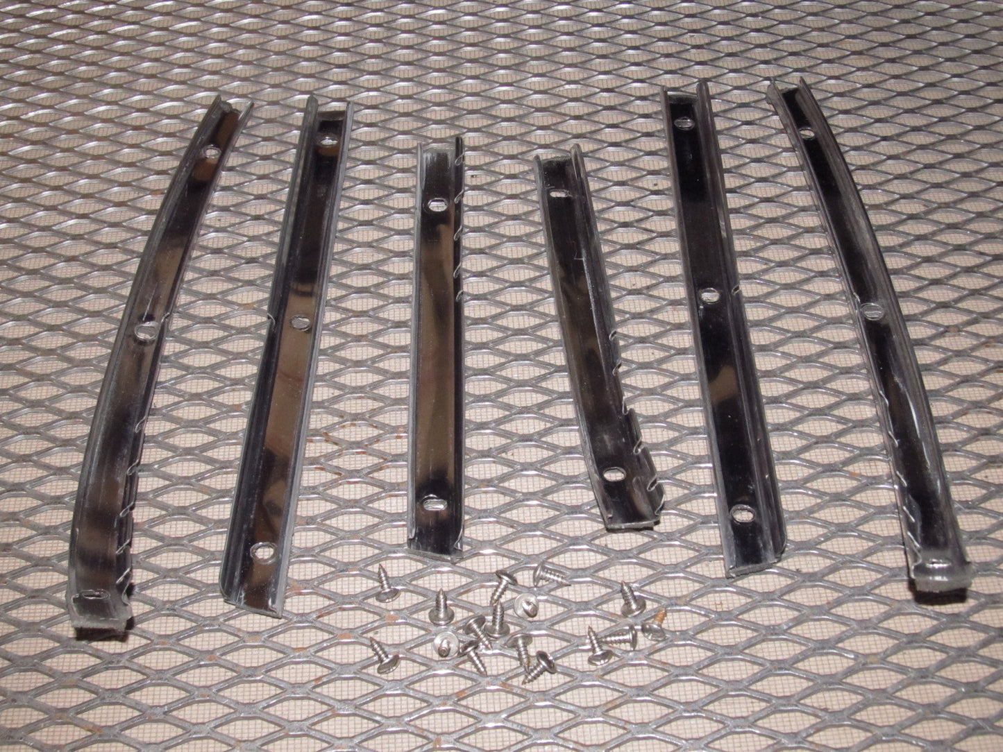 94 95 96 97 Mazda Miata OEM Convertible Soft Top Weather Rubber Seal Holder