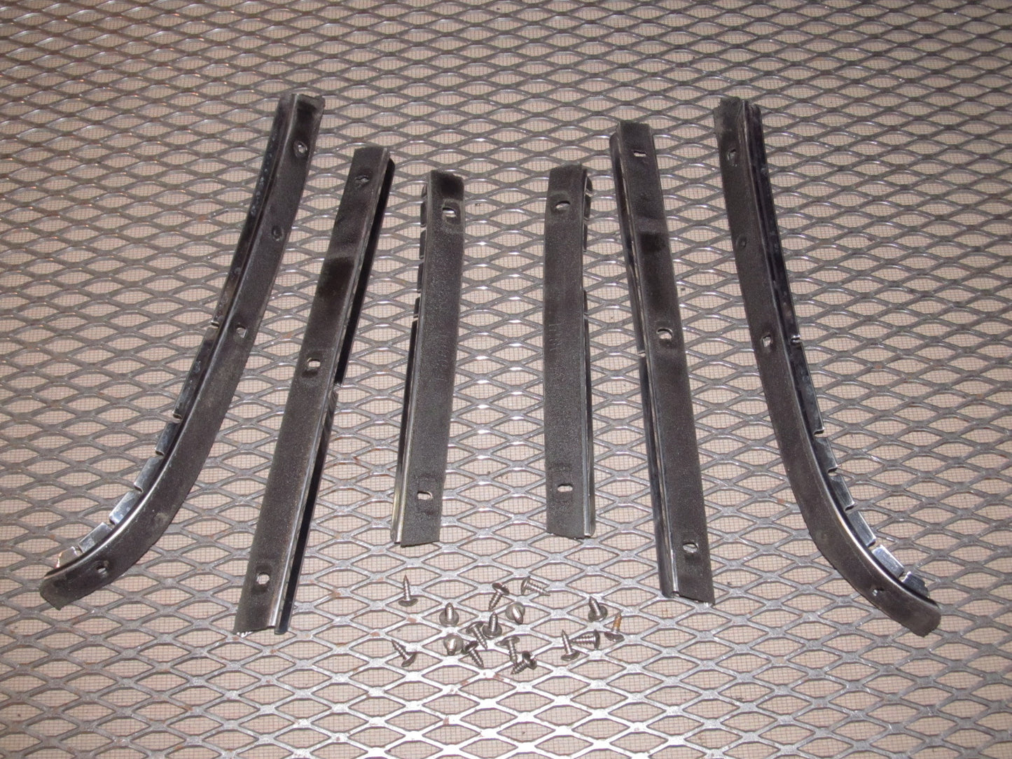 94 95 96 97 Mazda Miata OEM Convertible Soft Top Weather Rubber Seal Holder
