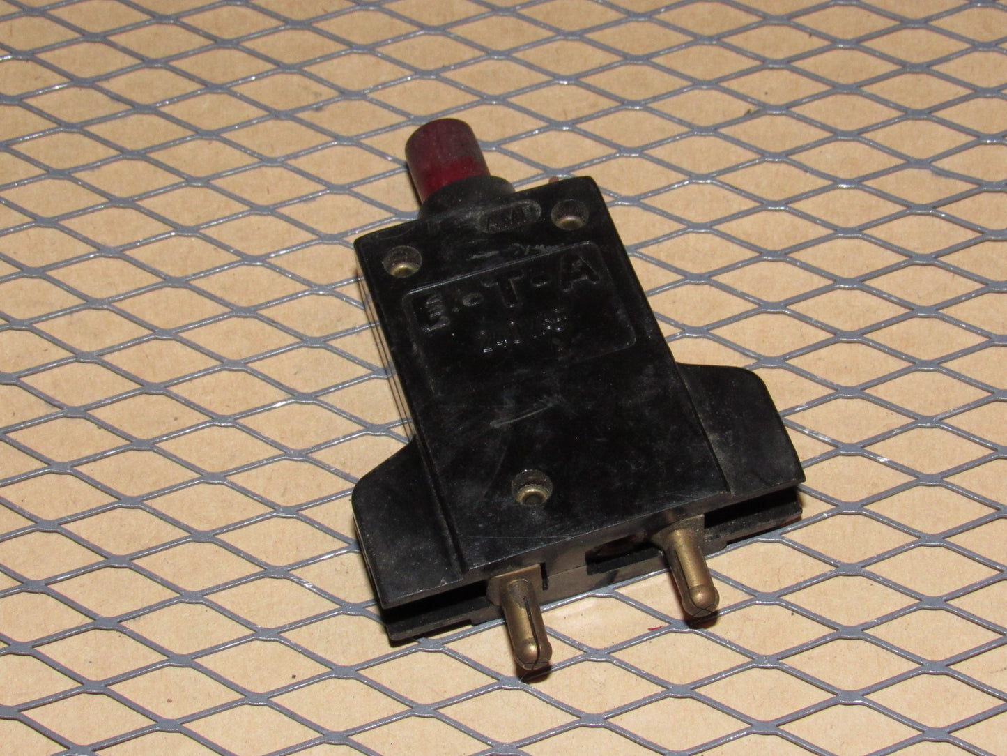 77-95 Mercedes Benz T1 Van Fuse Circuit Breaker 8a E-T-A 240VAC 2-5200-H